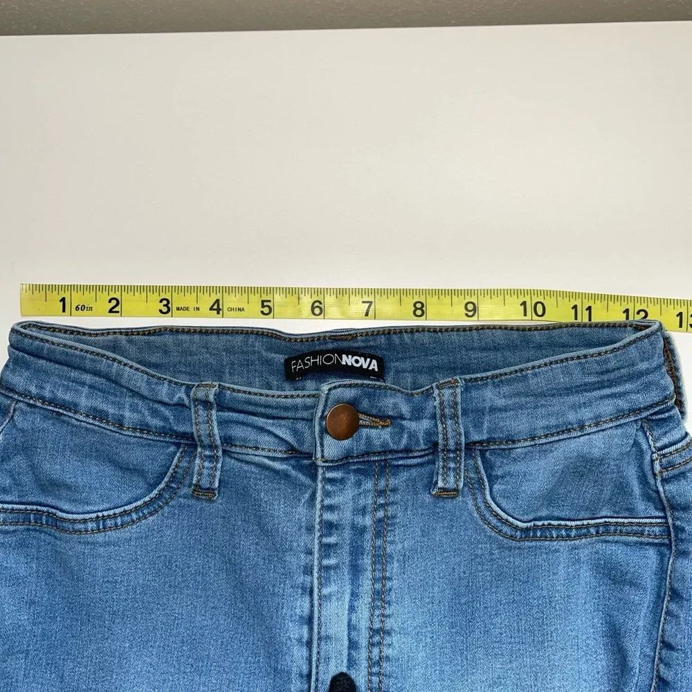 Fashion Nova Light Wash Ultra High Rise Super Skinny Jeans 9 Juniors - Picture 9 of 14